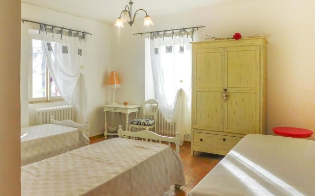 Beautiful Home in Cingoli With 3 Bedrooms and Wifi