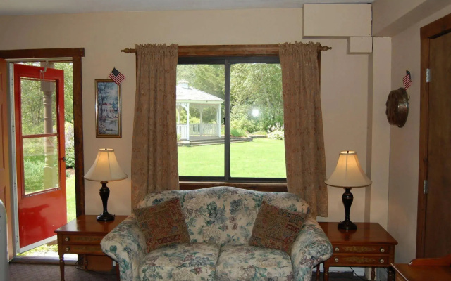 Summit Lodge