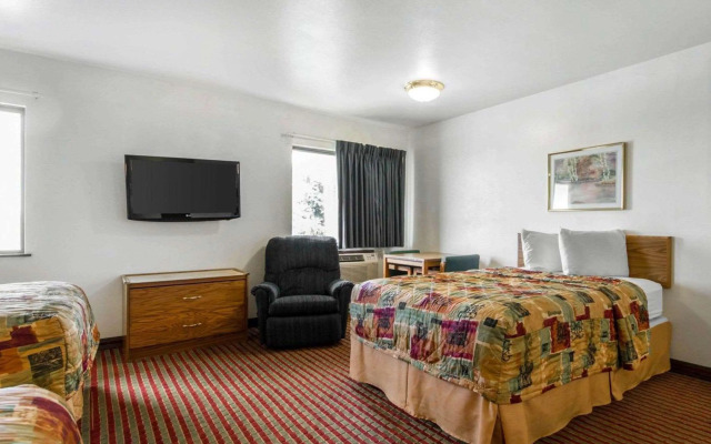 Econo Lodge Madison East