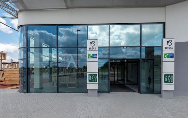 Holiday Inn Express Hamburg South A7 AS42 by IHG