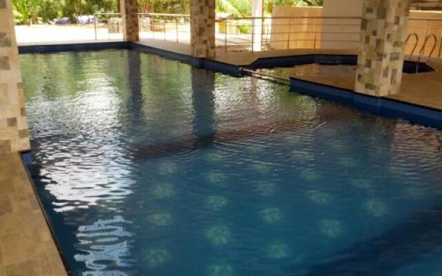 Happy Leoni Hotel