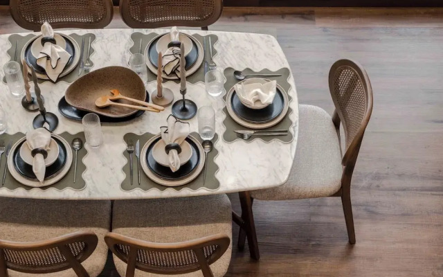 Waterside Living I Luxe Apartments