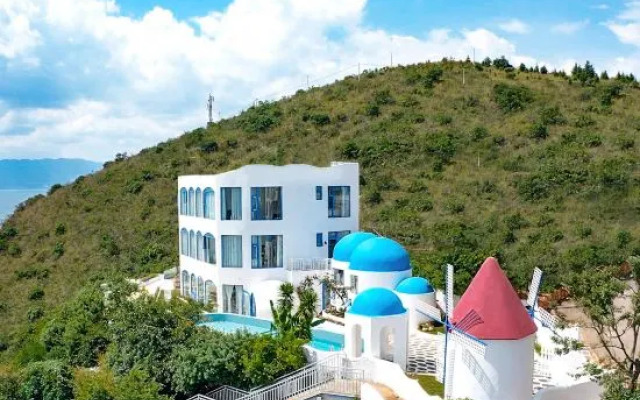 Fuxian Lake 25 Degree Blue Hotel