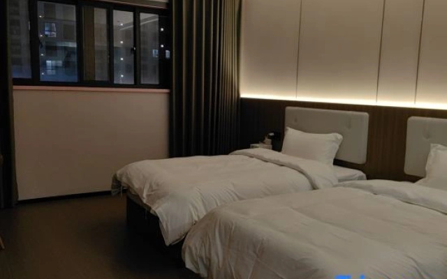 Taizhou Chaoran Pavilion Hotel