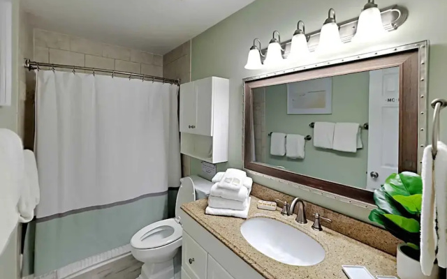 Canal Place II #105 - Waters Cove