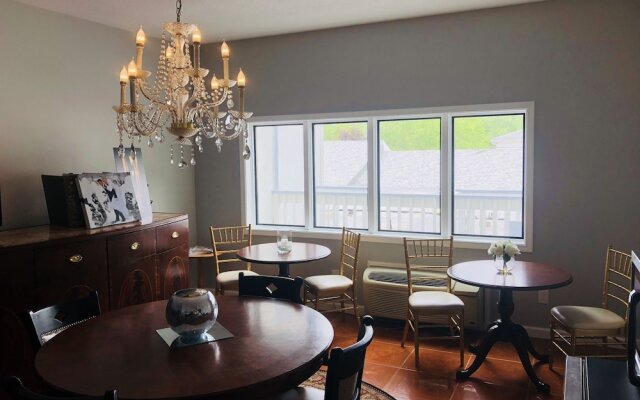 Villa On The River Inn