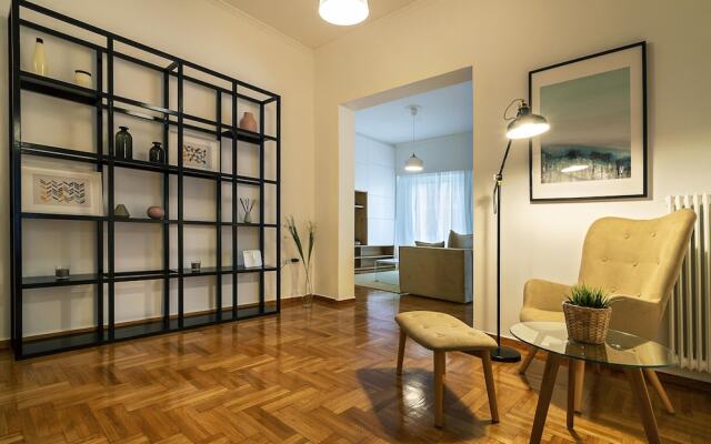 Elegant, spacious & minimalist aptm w/balcony