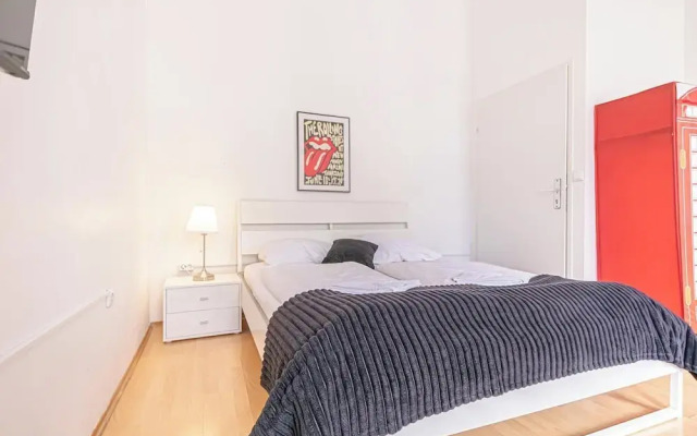 Private Room For Long Stay Stadthalle