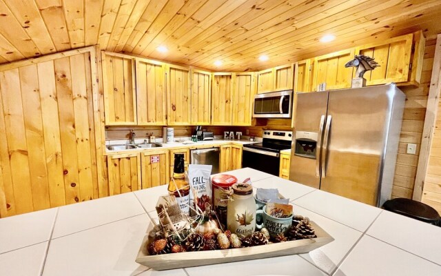 Double L Ranch 1 Bedroom Farmhouse by RedAwning