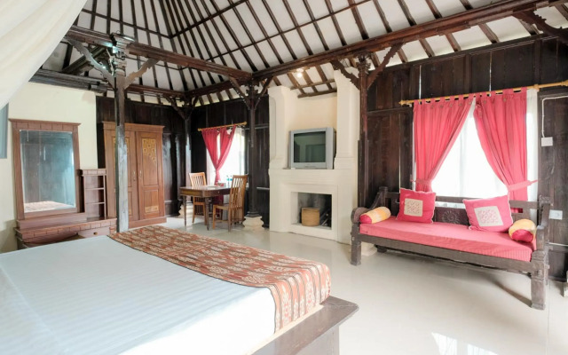 Resto Apung and Bungalow Kedisan Batur Lake View RedPartner