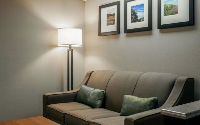 Comfort Inn & Suites