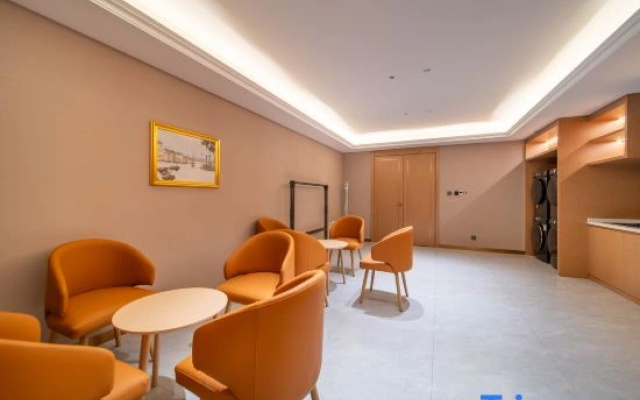 Vienna Hotel (Urumqi Midong Government Traditional Chinese Medicine Hospital Branch)