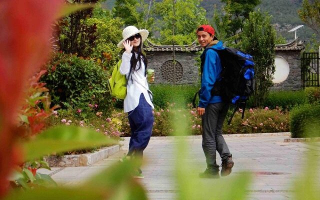 Lijiang Shuhe Caravan