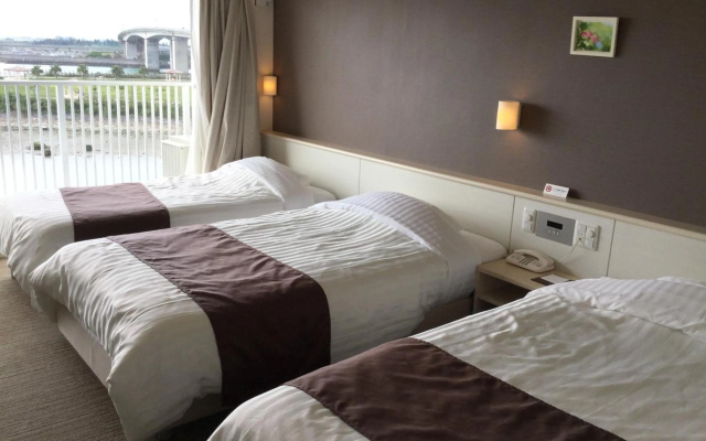Hotel GranView Garden Okinawa – Guest Rooms – Tomigusuku