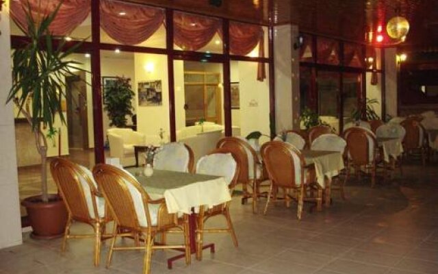 Amber Rose Apart Hotel
