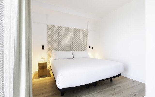 Port Plaza Apartments