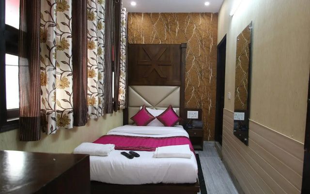 Lord Krishna Hotel Dx. Inn