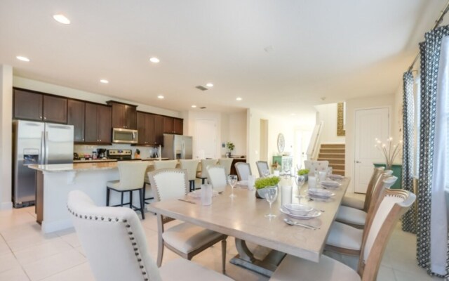 Family Friendly 9 Bedroom 8.5 Bathroom