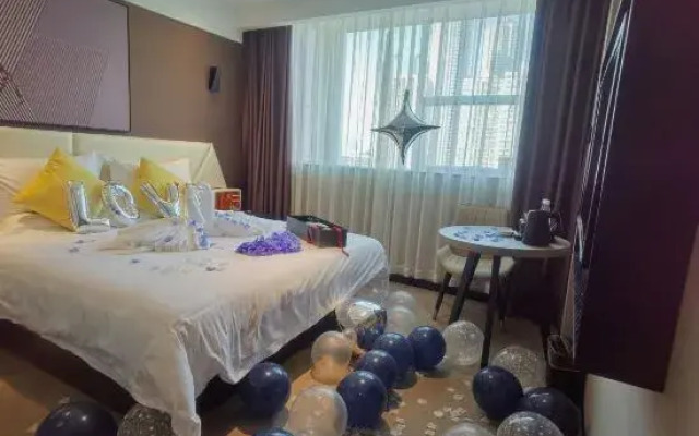 IU Hotel (Chongqing Nanping Wanda Plaza Light Rail Station)