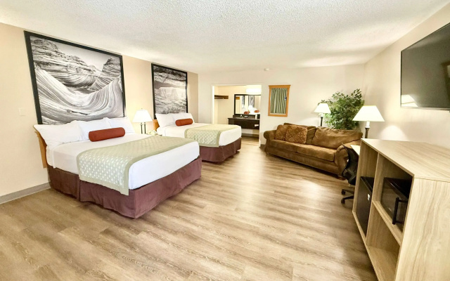 Super 8 by Wyndham Salina/Scenic Hills Area