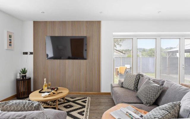 Greenacre - Close to Beaches With Hydropool spa