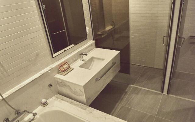 H Avenue Gwangalli Beach