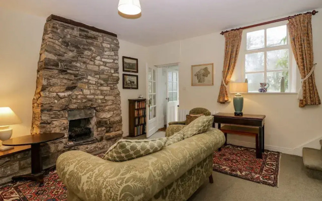 Groom's Quarters