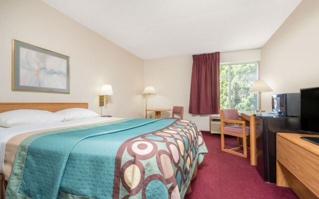 Super 8 Menomonie WI