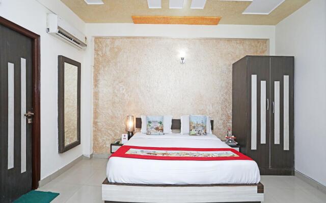 OYO 11005 Hotel Shanti Palace