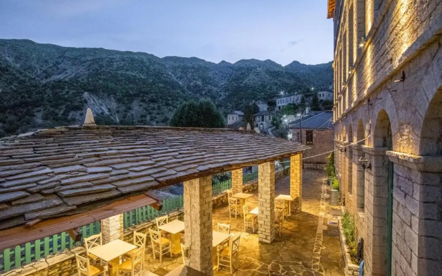 Old School Hotel