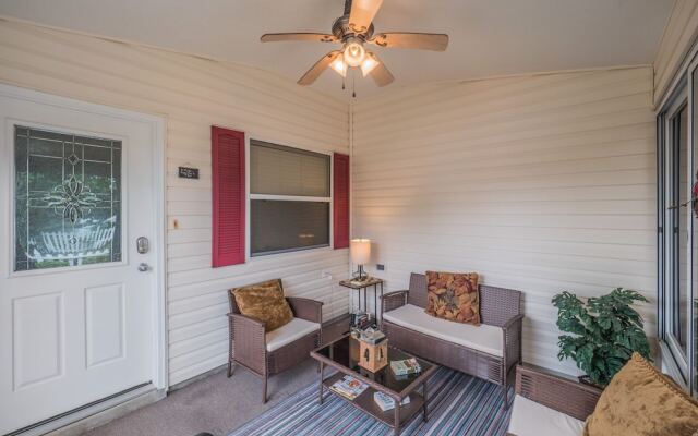 Amelia Avenue 3669 by White Pelican VR