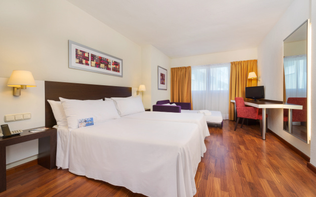 Hotel Port Feria Valencia - Image 3