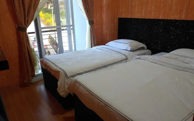 Pinewoods Guest House