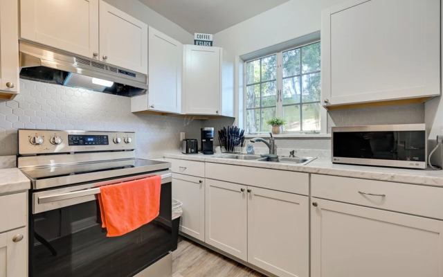 Winter Haven Abode Near Lakes & Attractions