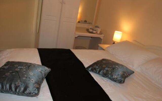 Arch Guesthouse