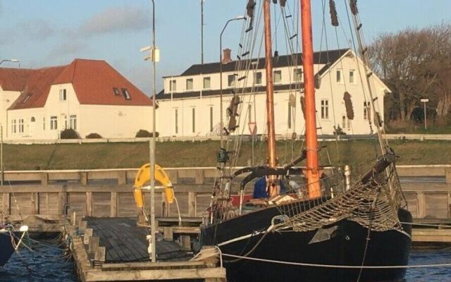 Tante Tut & Onkel E Hotel