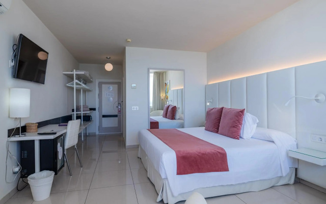 On Hotels Oceanfront - Adults Only