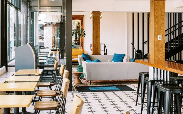 11th Avenue Hostel
