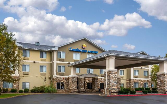 Comfort Inn and Suites Pittsburg