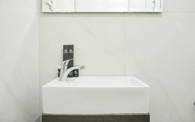 Simply Modern Classic Studio at Nifarro Apartment