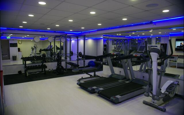 Best Western Regency Suites