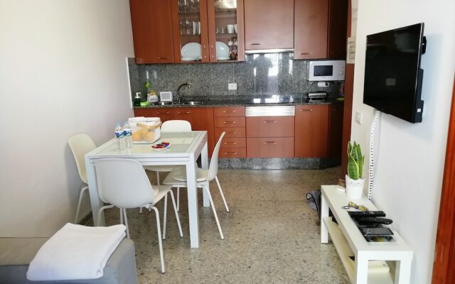 Apartment with 2 Bedrooms in Arrieta, with Furnished Terrace And Wifi - 300 M From the Beach