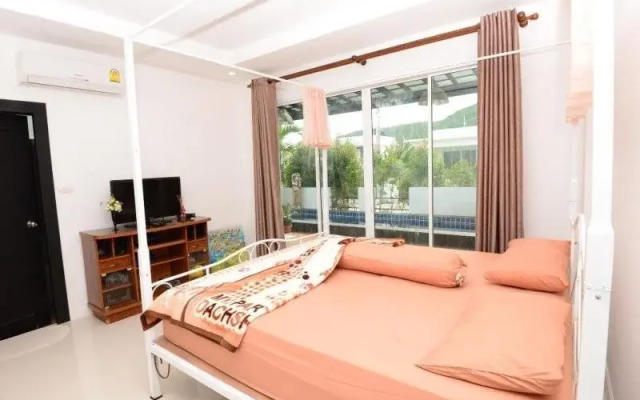 Hua Hin Baanpak Pool Villa