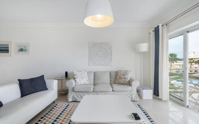 WHome Family Holidays w/ S-Pool, AC, Elevator & Garage