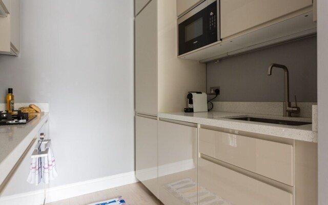Stylish 2 Bedroom Flat in Kensington Near Hyde Park