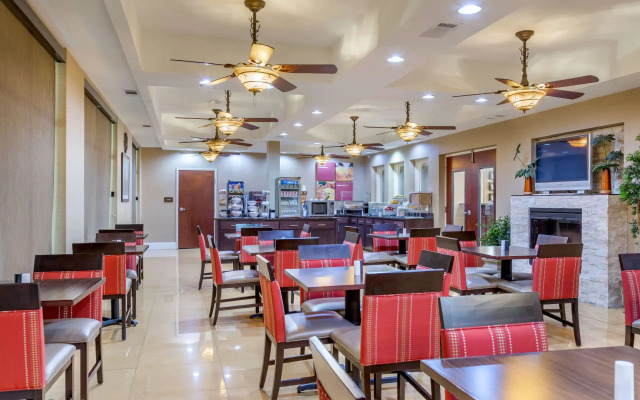 Comfort Suites Savannah Gateway I-95