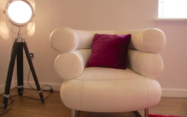 Lux Living Apartments - Florian House
