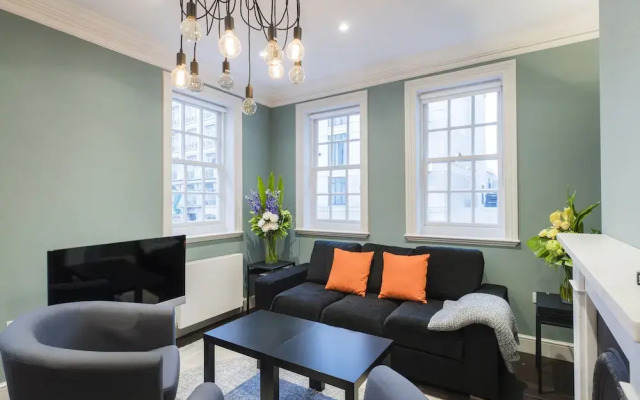JOIVY Elegant 2 Bedroom Flat near Kensington Gardens
