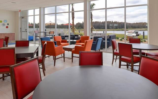 Holiday Inn Express & Suites Trinity