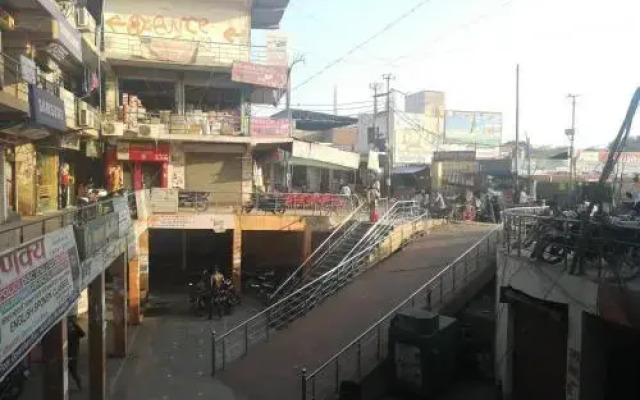 Shri Rajadhiraj Guest House